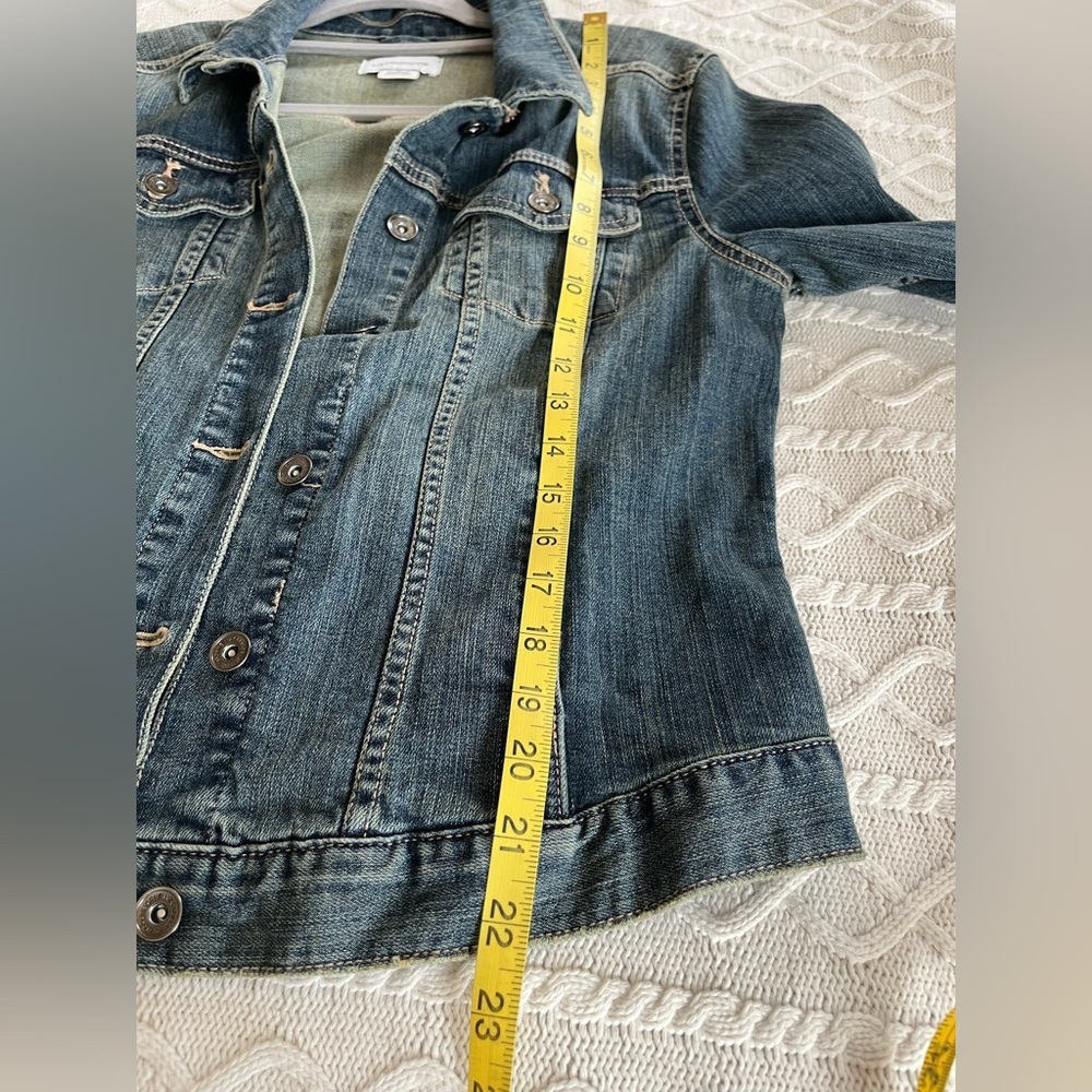 Liz Claiborne Faded Distressed Denim Jacket Women’s Size Medium - Picture 13 of 16